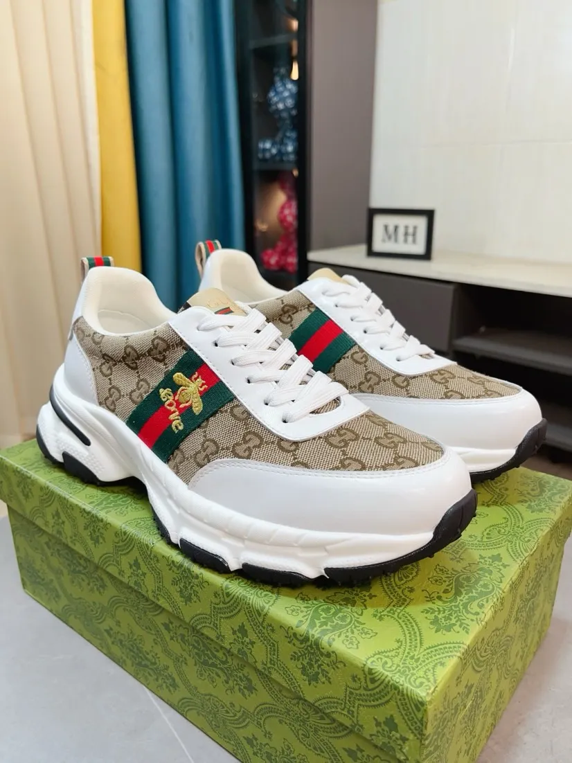 Men's shoes 💰458🌹🌹[GUCCI] Gucci's new lace-up casual men's shoes are on the market first, and the materials and workmanship are superior to all versions on the market. The highest quality shipped first-layer cowhide with imported original perforated materials➕Genuine leather lining, privately molded soft outsole, high foot comfort, imported special materials highlight the brand's unique charm, high-end customization 38-44